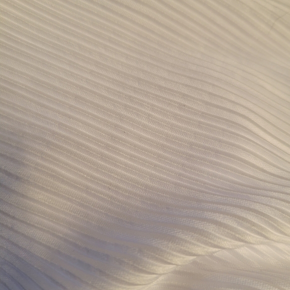 ALO Micro Plisse Jacket White - Picture 8 of 8